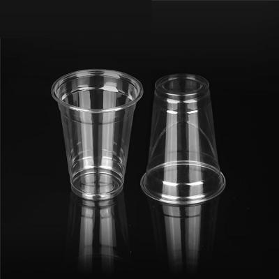 Disposable plastic clear cup with lid